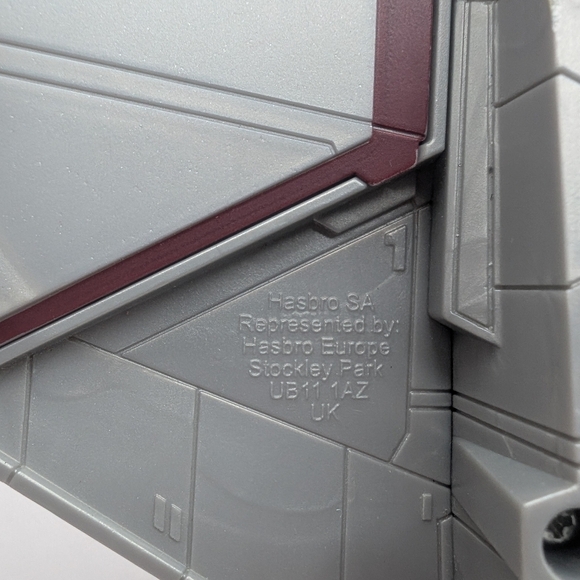 Star Wars Obiwan Kenobi Red Jedi Starfighter With Fold Out Wings 2012 - Picture 8 of 11